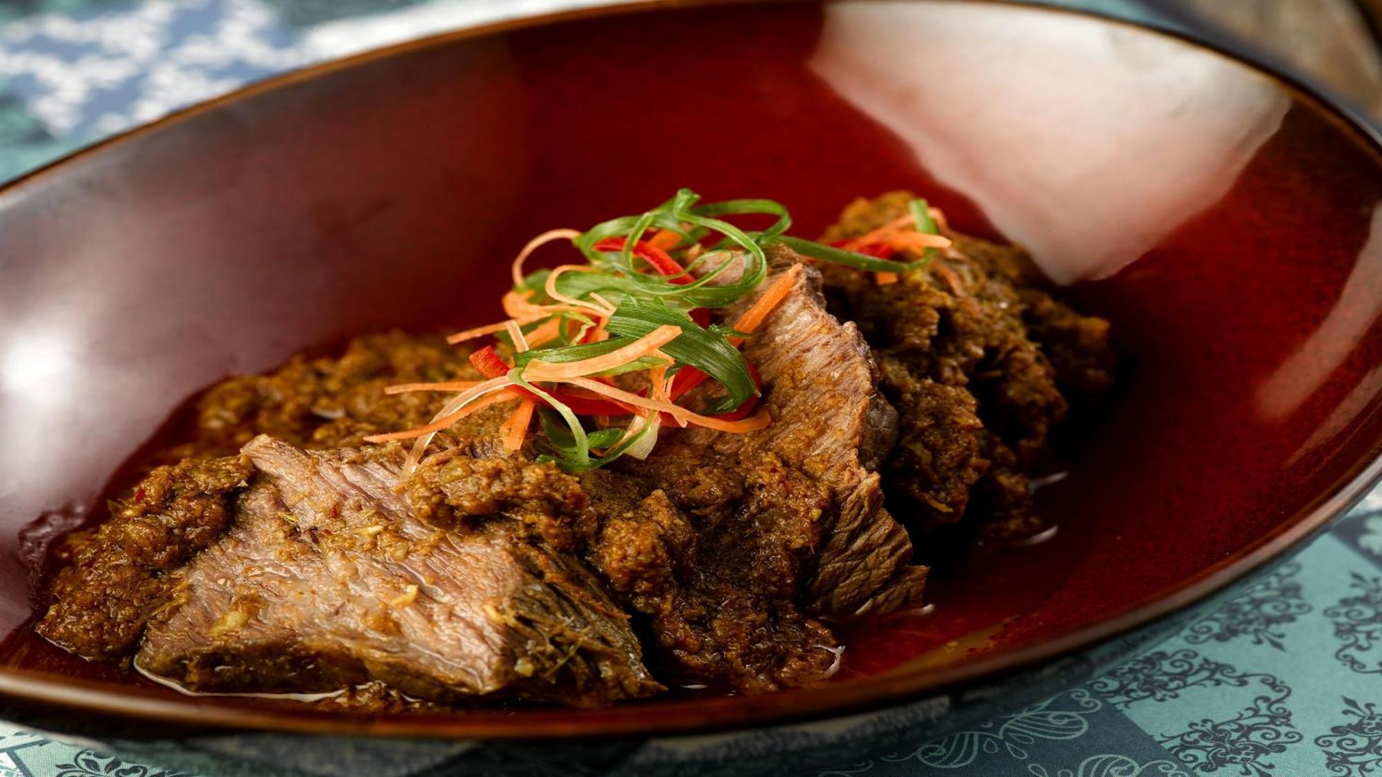 Hotel Indigo Singapore Katong By Ihg Ngoại thất bức ảnh A plate of rendang